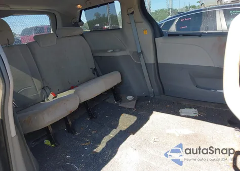 2011 Toyota Sienna Le V6 z USA, uszkodzony, nr VIN 5TDKK3DC3BS170698